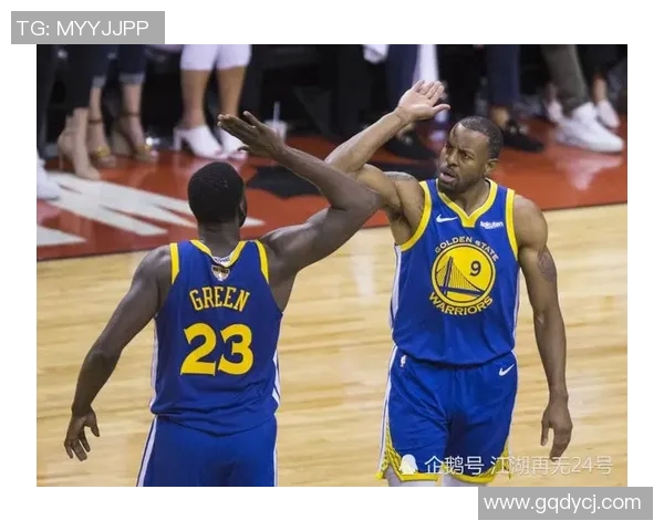 勇士与雷霆第六场激战回顾双方球星表现与战术分析